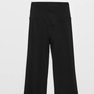 Offline by Aerie | Real Me High Waisted Crossover Flare Legging - Black